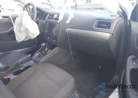 2016 Volkswagen Jetta Se z USA, uszkodzony, nr VIN 3VWD67AJ9GM376460